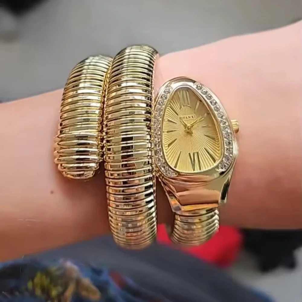Serpenti Elegant Gold Women's Watch Bracelet Set
